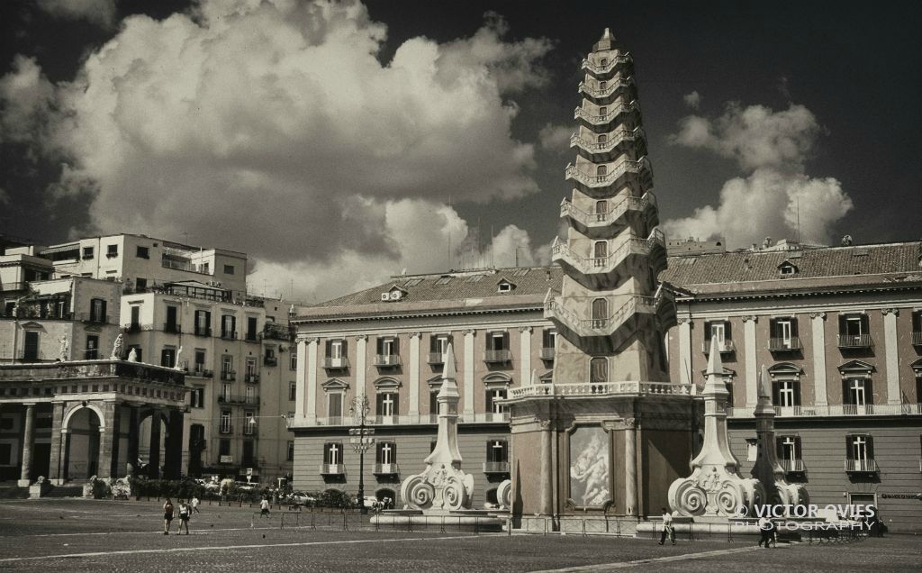Napoli - Piazza del Gesu Nuovo